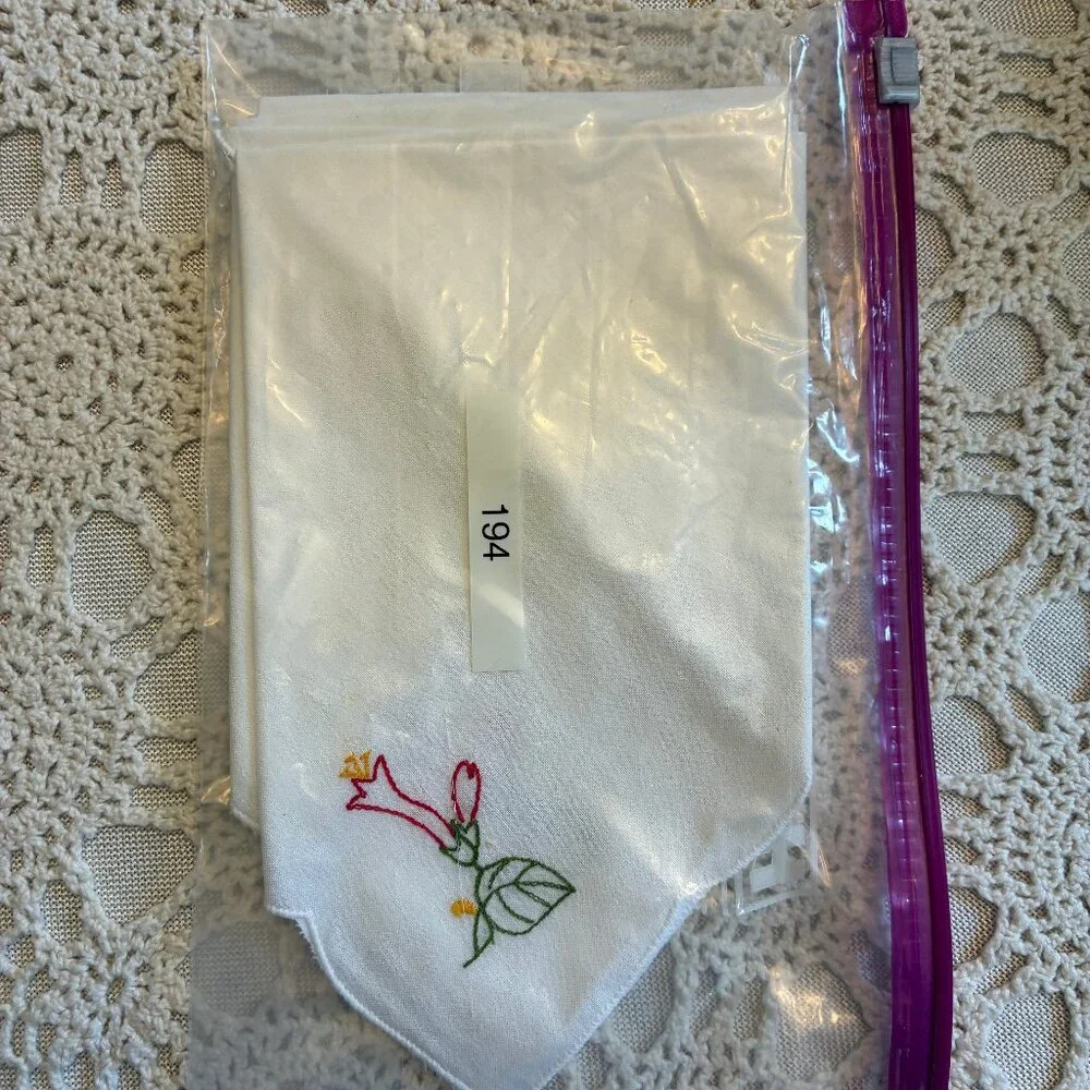 194 Embroidered Napkins Set of 4 NWOT White